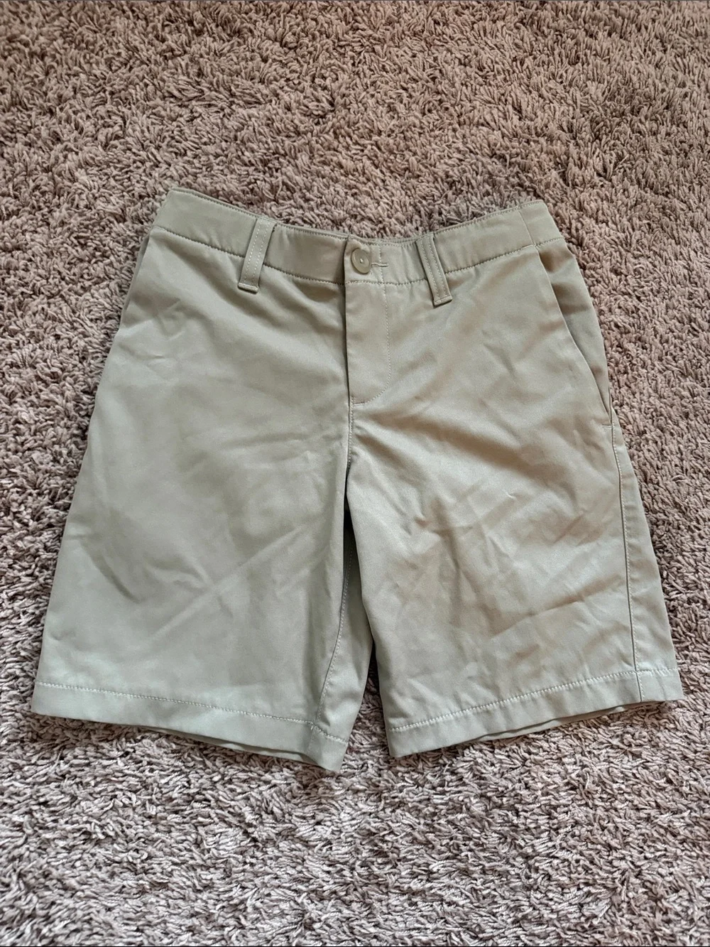 Under Armour kidsFlat Front Khaki Shorts - Light Tan